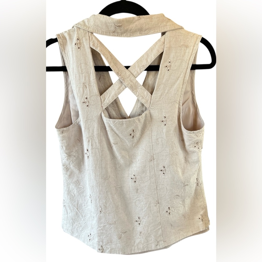 Sheri Martin Light Cream Embroidered Sleeveless Button Vest - Picture 3 of 5